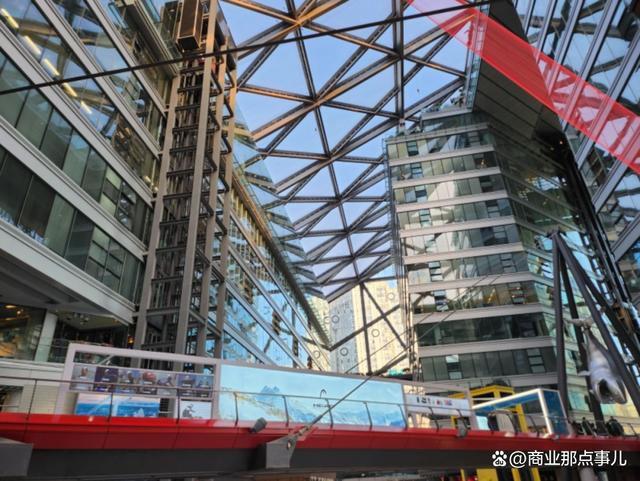 澳门芳草地官方网址的全面释义、解释与落实